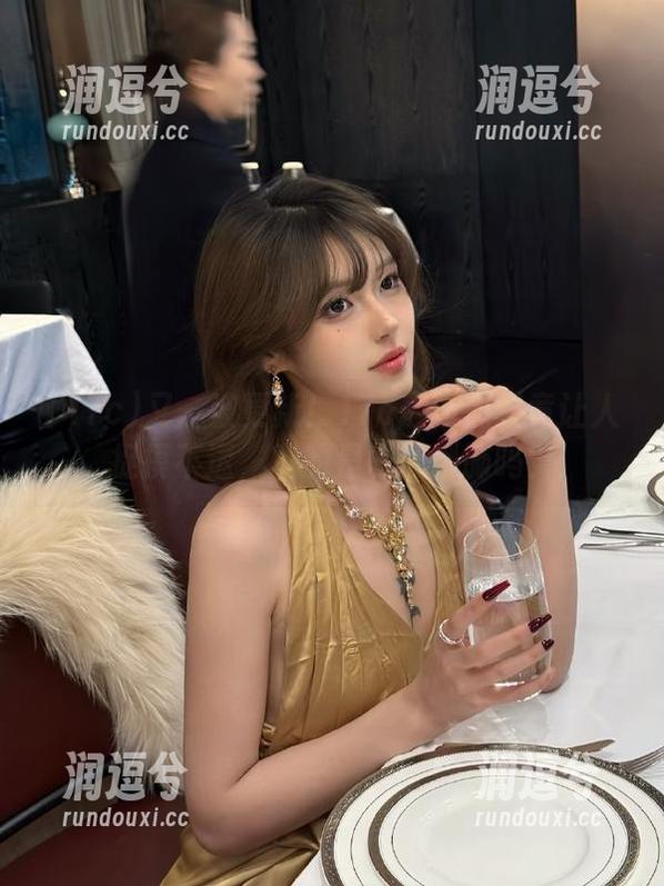 又一波更新！17c最新黑料竟让人捉摸不透，真的是撕心裂肺吗？-润逗兮