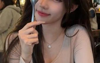 “www.51吃瓜网”上吃免费瓜，我的心可是小鹿乱撞啊！