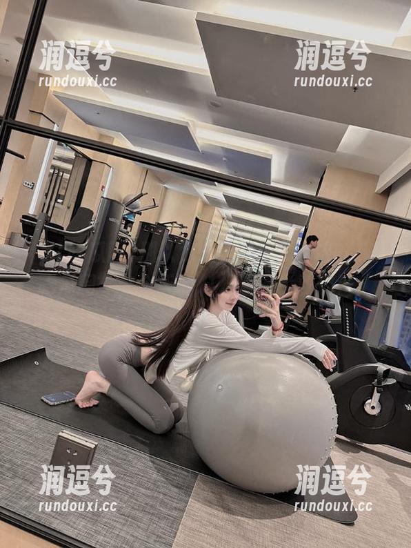 别以为吃瓜要收费！在“51吃瓜网”，今天的料儿通通免费放送！-润逗兮