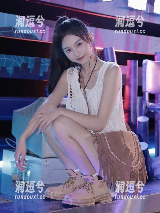 拜托你们，718.sx首页的瓜实在太吸引了，还好有键盘可以遮掩我的实时表情！-润逗兮