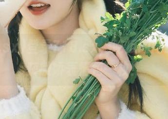登录718.sx，吃瓜的同时也收获撒娇表情包一枚！