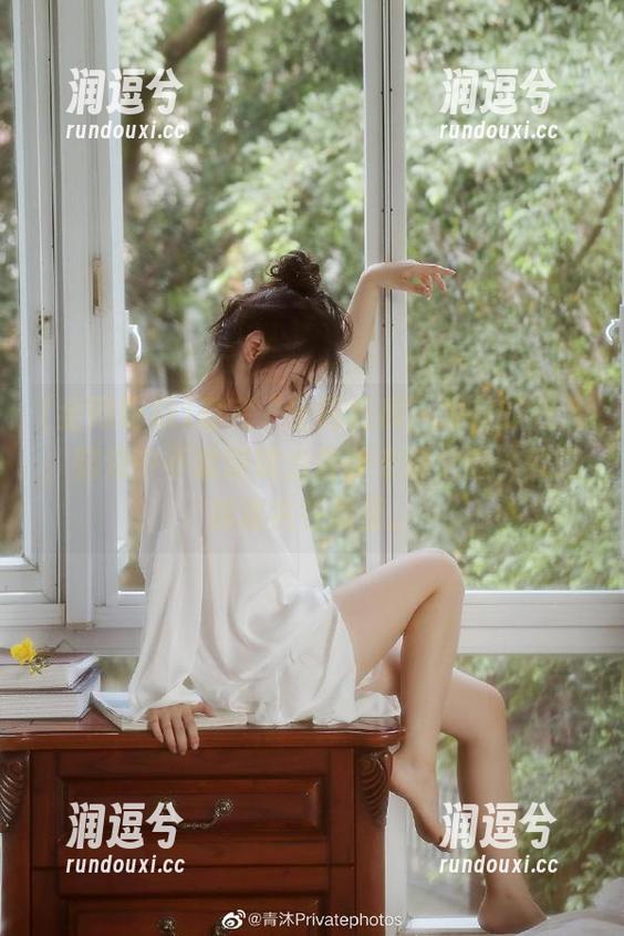 看完“全网吃瓜”发布的短讯，脑海中不禁浮现出各种未解之谜，就这样迷失在瓜里。-润逗兮