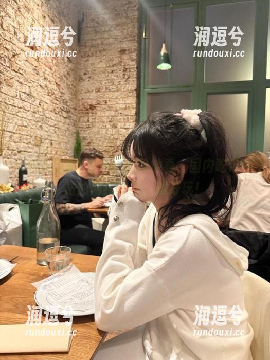 我只想静静地看，国内吃瓜网站的网红视频，贼好玩！-润逗兮