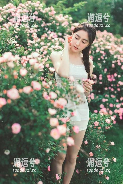 喜欢搞laughing，但在好莱坞黑料正能量官网的day，心中竟藏着成熟。-润逗兮