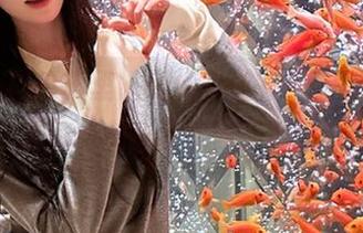 瓜田里的网红明星，快下载“爱吃瓜”，偶尔误食，口味可是相当独特哦！