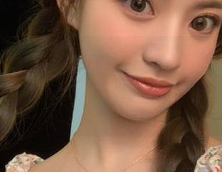 网曝黑料苹果版：被打脸的瞬间，哈哈，是不是有点懵？茶几一口水喷了。