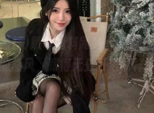 趴哥黑料网站，签到“黑料”的旋风，跟得无处可逃的样子
