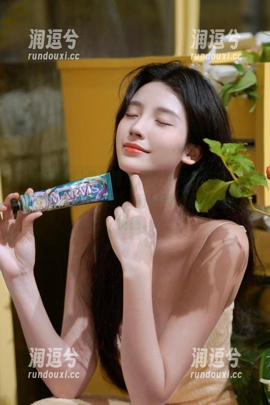 偶尔路过黑哥冲料的链接,就像捡到了个小秘密,有种偷偷查看狂欢的快感。-润逗兮 偶尔路过黑哥冲料的链接,就像捡到了个小秘密,有种偷偷查看狂欢的快感。-润逗兮