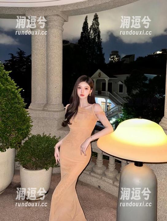 ios版黑料www，草莓味的八卦，恰到好处的甜！-润逗兮