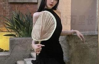 又是免费的万里长征黑料不打烊，看看06的背后，没点默契真行不通。