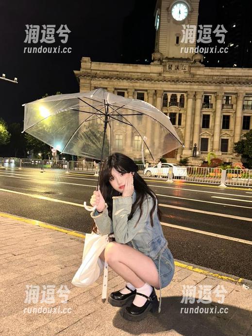 黑料原创，免费获取的瓜，嘴巴上说着没兴趣，心里真想多添一口。-润逗兮