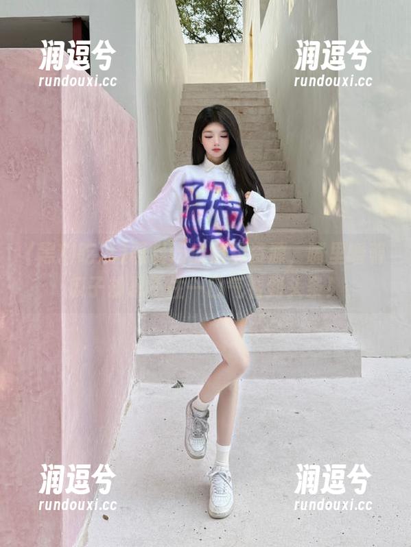 黑料吃瓜免费资源，嘴里嚼着瓜子却忍不住一口气看到头条！-润逗兮