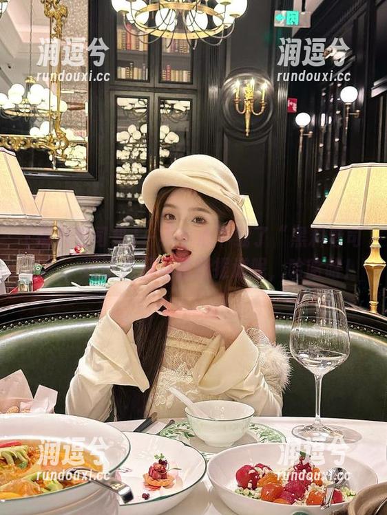 一不小心下载了“黑料老司机”，还以为只是普通报道呢，哈哈哈！-润逗兮
